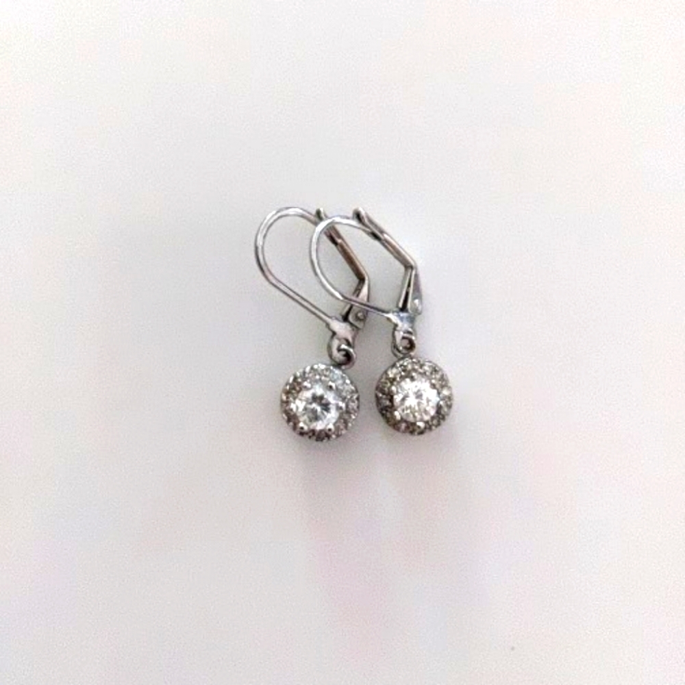 🎊3/$20 SALE🎊 Crystal Dangle Earrings with Lever Back